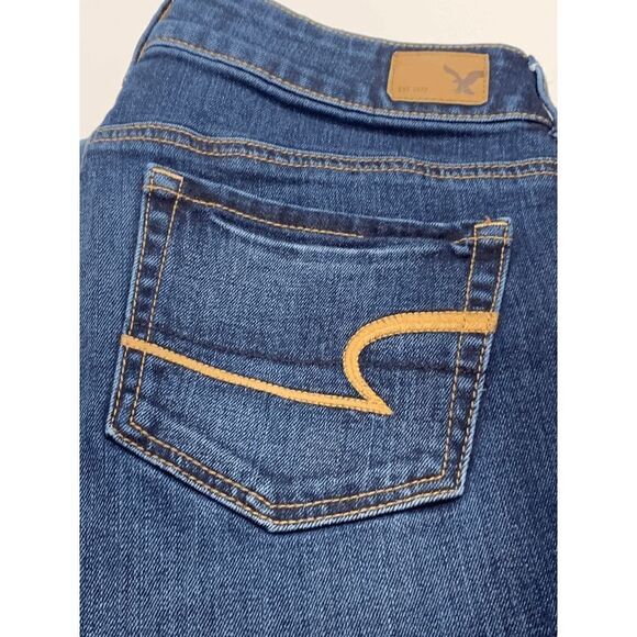 American Eagle Outfitters Womens Denim Jeans Artist Crop Blue Wash Size 4 - Picture 8 of 8